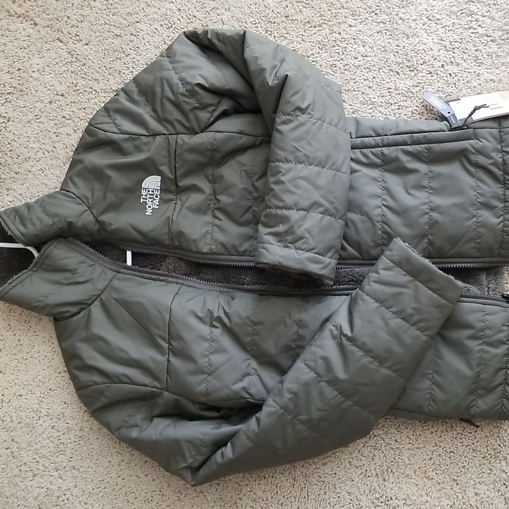 NWT North Face womens reversible jacket